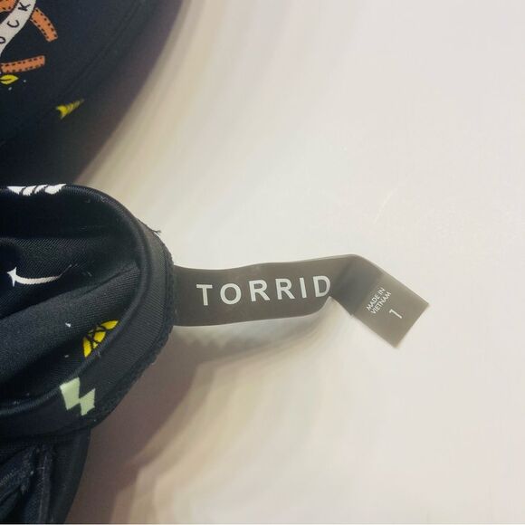 Torrid Underwire Push Up Peplum One Piece Swimsuit Size 1 1X Black Tattoo Dagger - Picture 9 of 9